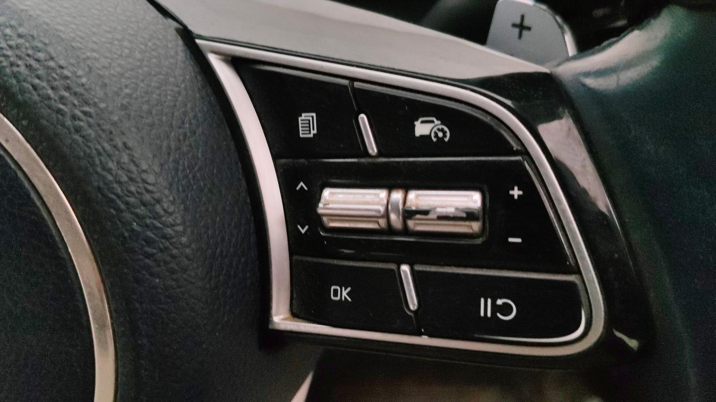 2022 KIA CARENS LUXURY PLUS 1.5 DIESEL AT 7 STR, Diesel, Automatic, 1,07,572 km, Adaptive Cruise Control