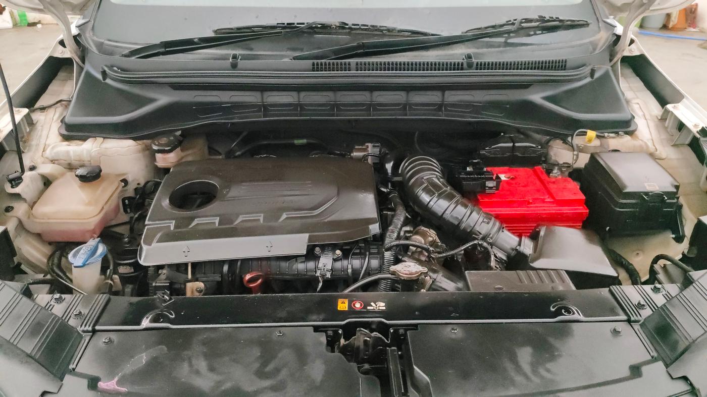 2022 KIA CARENS LUXURY PLUS 1.5 DIESEL AT 7 STR, Diesel, Automatic, 1,07,572 km, Engine View