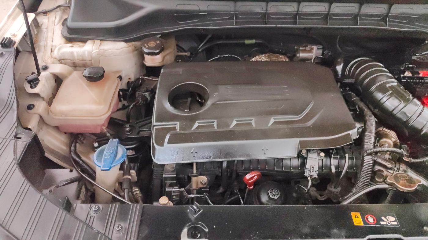 2022 KIA CARENS LUXURY PLUS 1.5 DIESEL AT 7 STR, Diesel, Automatic, 1,07,572 km, Engine View - Right