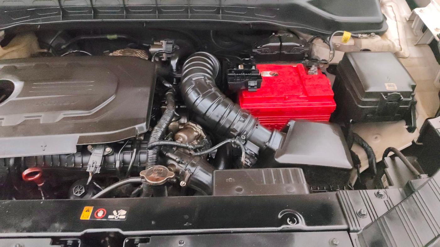 2022 KIA CARENS LUXURY PLUS 1.5 DIESEL AT 7 STR, Diesel, Automatic, 1,07,572 km, Engine View - Left