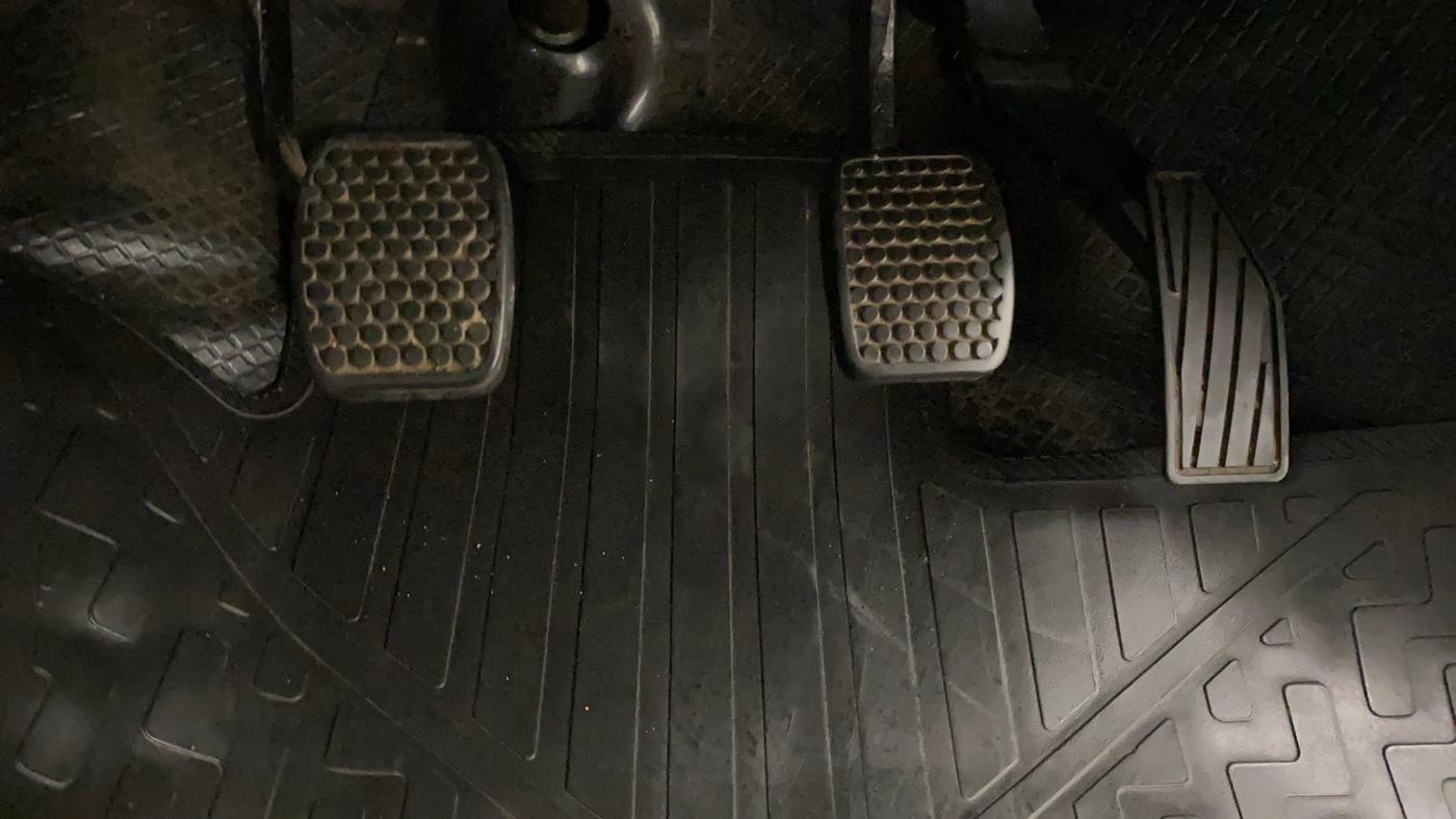 2020 Maruti Alto LXI, Petrol, Manual, 16,443 km, Pedals