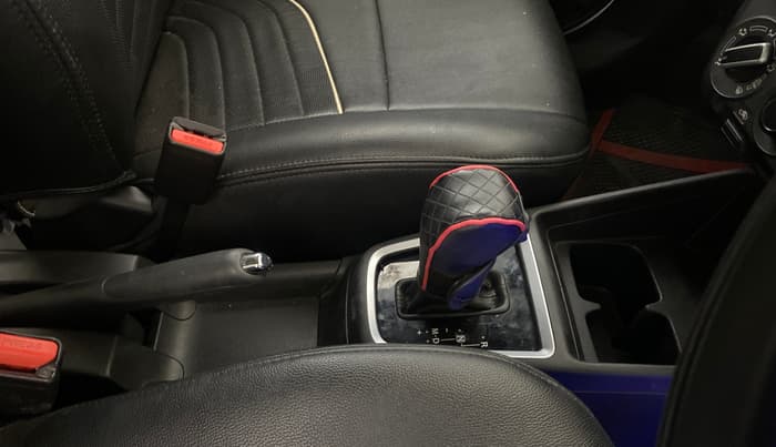 2019 Maruti Swift VXI AMT, Petrol, Automatic, 26,116 km, Gear Lever