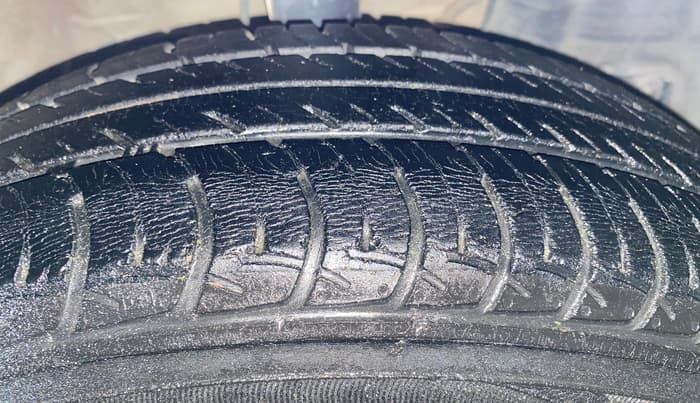 2019 Maruti New Wagon-R VXI 1.2, Petrol, Manual, 44,150 km, Right Front Tyre Tread