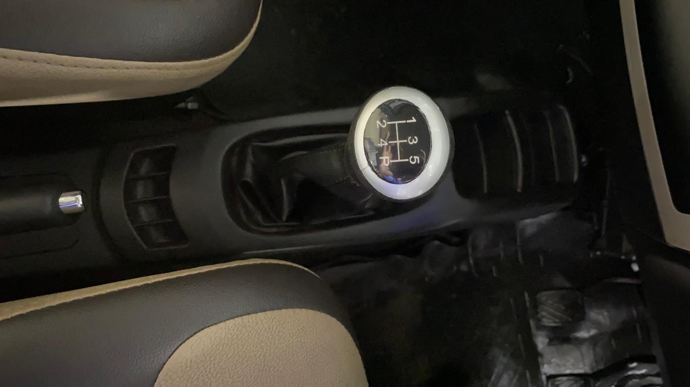 2014 Maruti Wagon R 1.0 VXI, Petrol, Manual, 24,927 km, Gear Lever