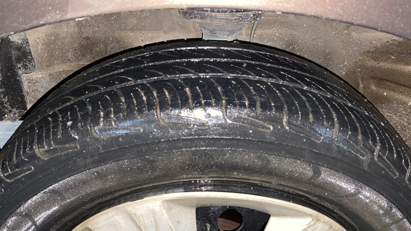 2014 Maruti Wagon R 1.0 VXI, Petrol, Manual, 24,927 km, Left Front Tyre Tread