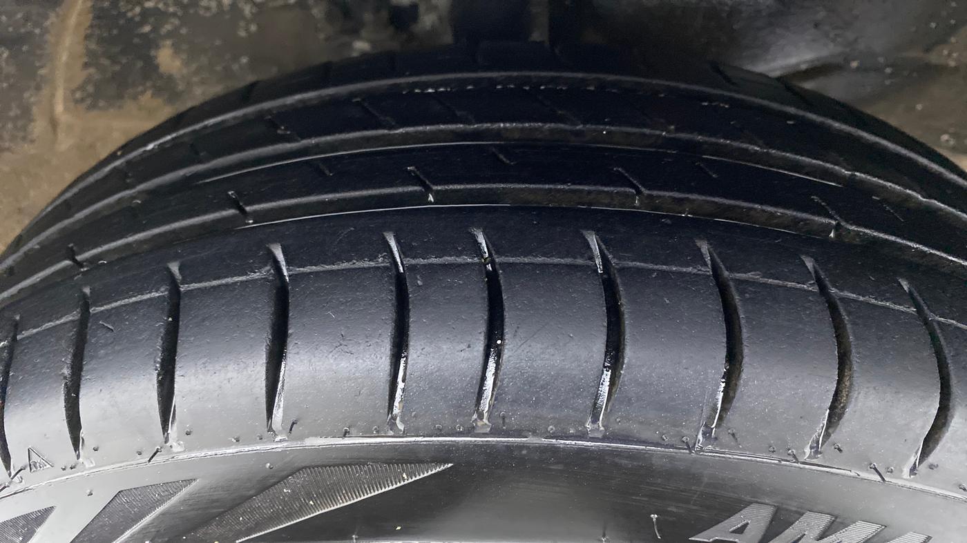 2018 Maruti Wagon R 1.0 VXI, Petrol, Manual, 48,773 km, Right Front Tyre Tread
