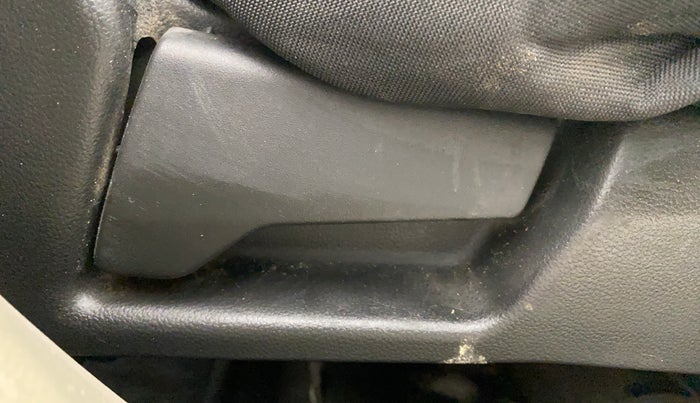 2020 Renault TRIBER RXZ, Petrol, Manual, 75,385 km, Driver Side Adjustment Panel