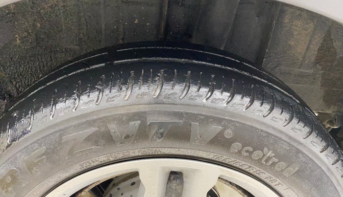 2020 Renault TRIBER RXZ, Petrol, Manual, 75,385 km, Left Rear Tyre Tread