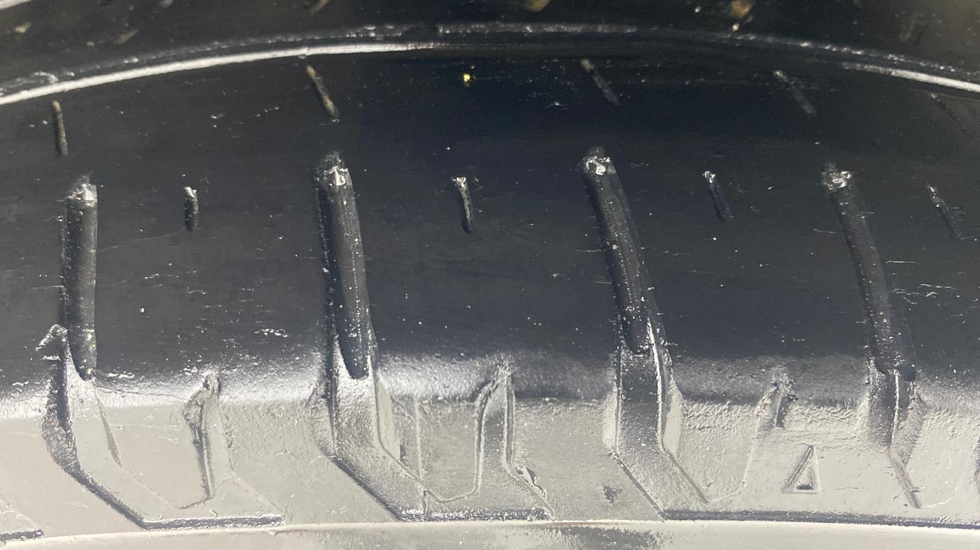 2013 Honda City 1.5L I-VTEC V AT, Petrol, Automatic, 1,00,548 km, Right Front Tyre Tread