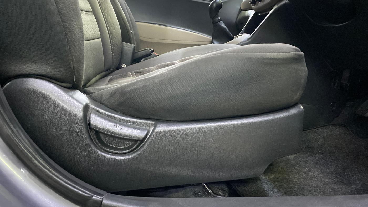 2018 Hyundai Xcent E+, Petrol, Manual, 60,248 km, Driver Side Adjustment Panel