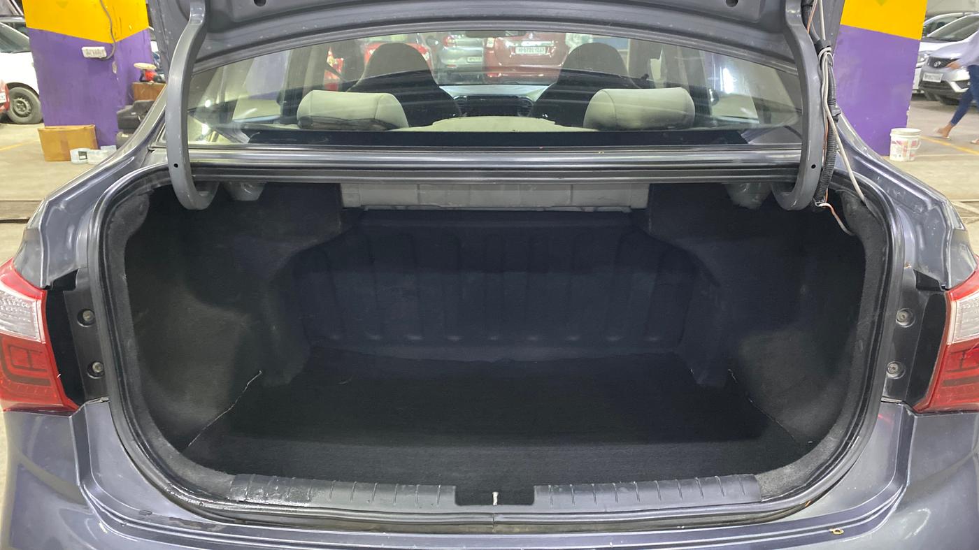 2018 Hyundai Xcent E+, Petrol, Manual, 60,248 km, Boot Inside