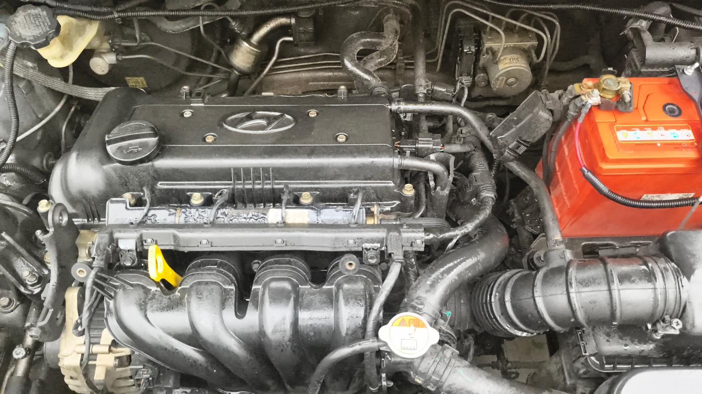 2014 Hyundai Verna FLUIDIC 1.6 VTVT SX, Petrol, Manual, 92,199 km, Engine View