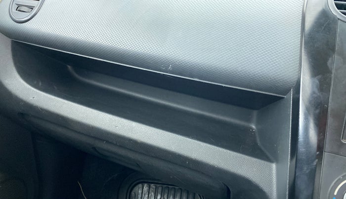 2011 Maruti Ritz LXI, Petrol, Manual, 42,484 km, Dashboard - Minor scratches
