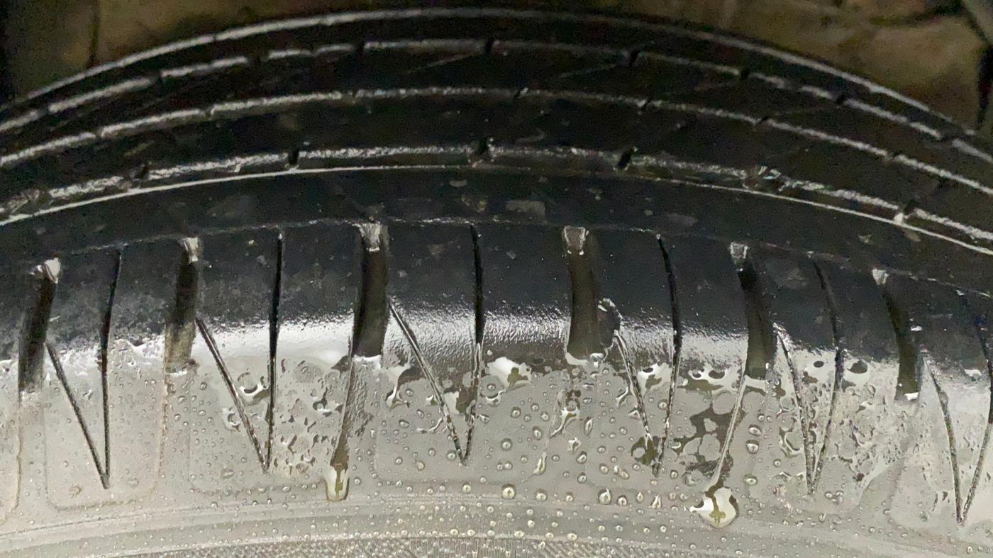 2021 Toyota URBAN CRUISER PREMIUM GRADE AT, Petrol, Automatic, 23,766 km, Right Front Tyre Tread