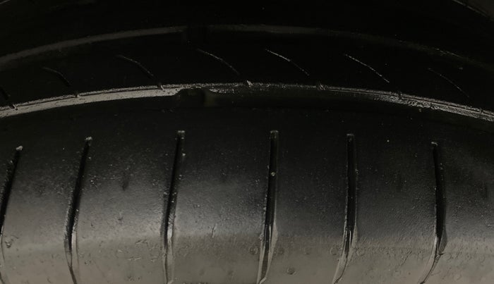 2021 Renault Duster RXZ 1.3 TURBO PETROL MT, Petrol, Manual, 1,12,040 km, Left Front Tyre Tread