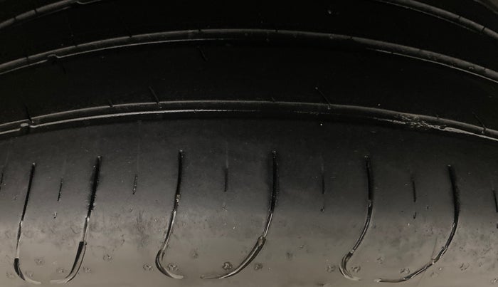 2021 Renault Duster RXZ 1.3 TURBO PETROL MT, Petrol, Manual, 1,12,040 km, Left Rear Tyre Tread