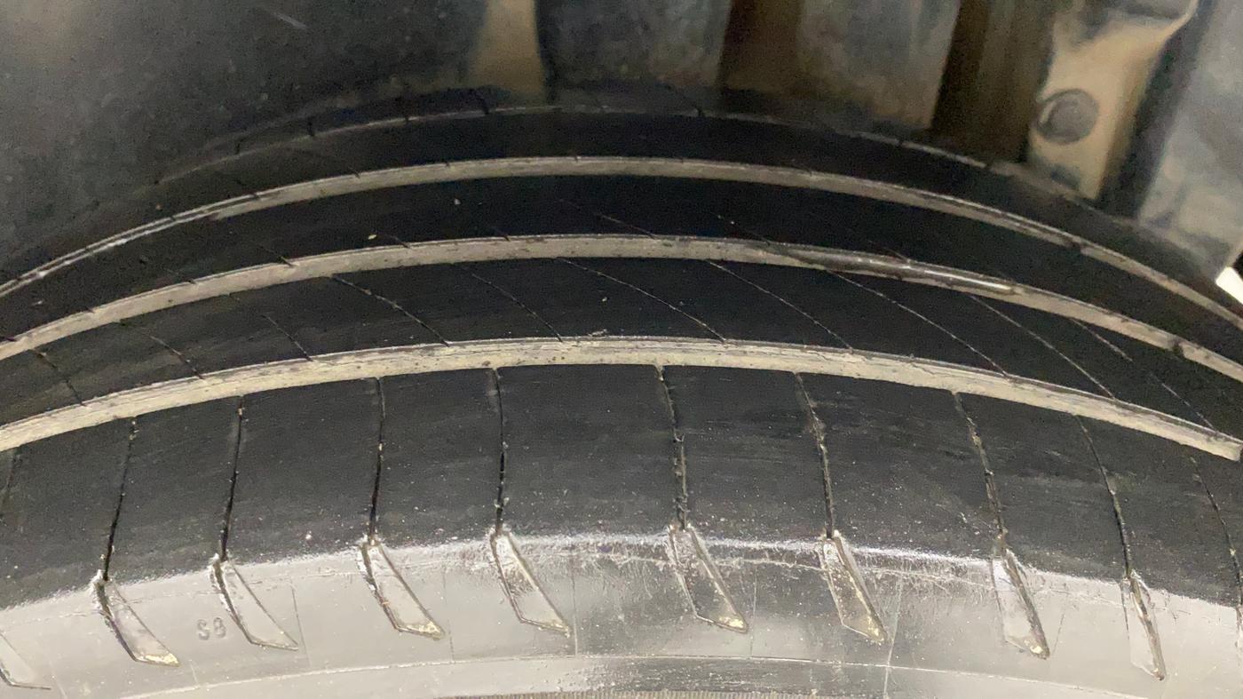 2017 Maruti Swift ZXI, Petrol, Manual, 1,18,753 km, Left Rear Tyre Tread