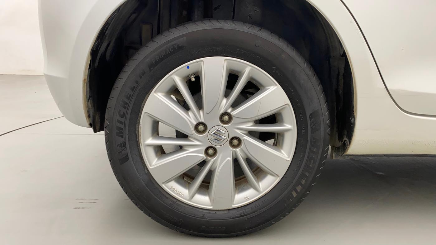 2017 Maruti Swift ZXI, Petrol, Manual, 1,18,753 km, Right Rear Wheel