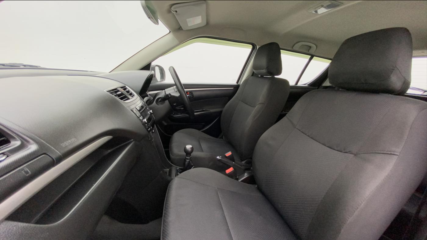 2017 Maruti Swift ZXI, Petrol, Manual, 1,18,753 km, Right Side Front Door Cabin