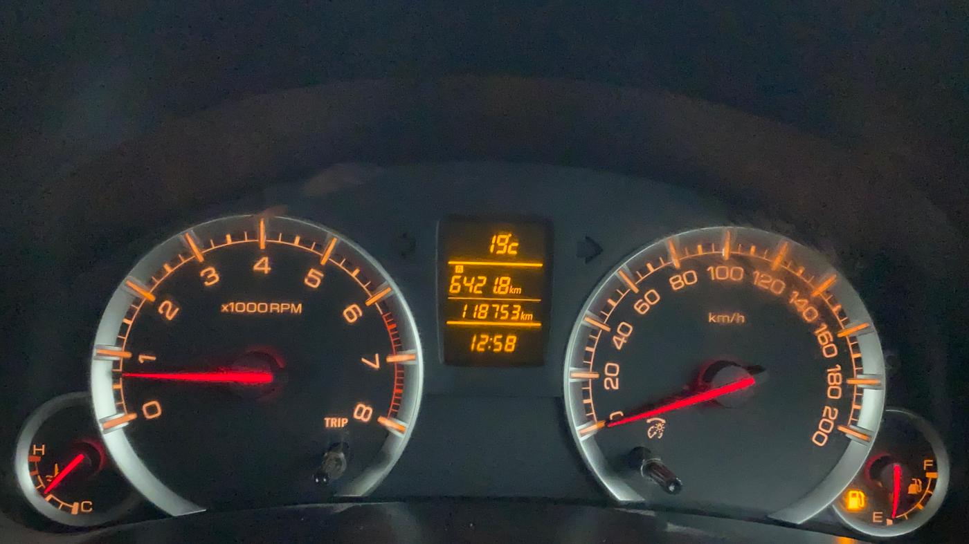 2017 Maruti Swift ZXI, Petrol, Manual, 1,18,753 km, Odometer Image