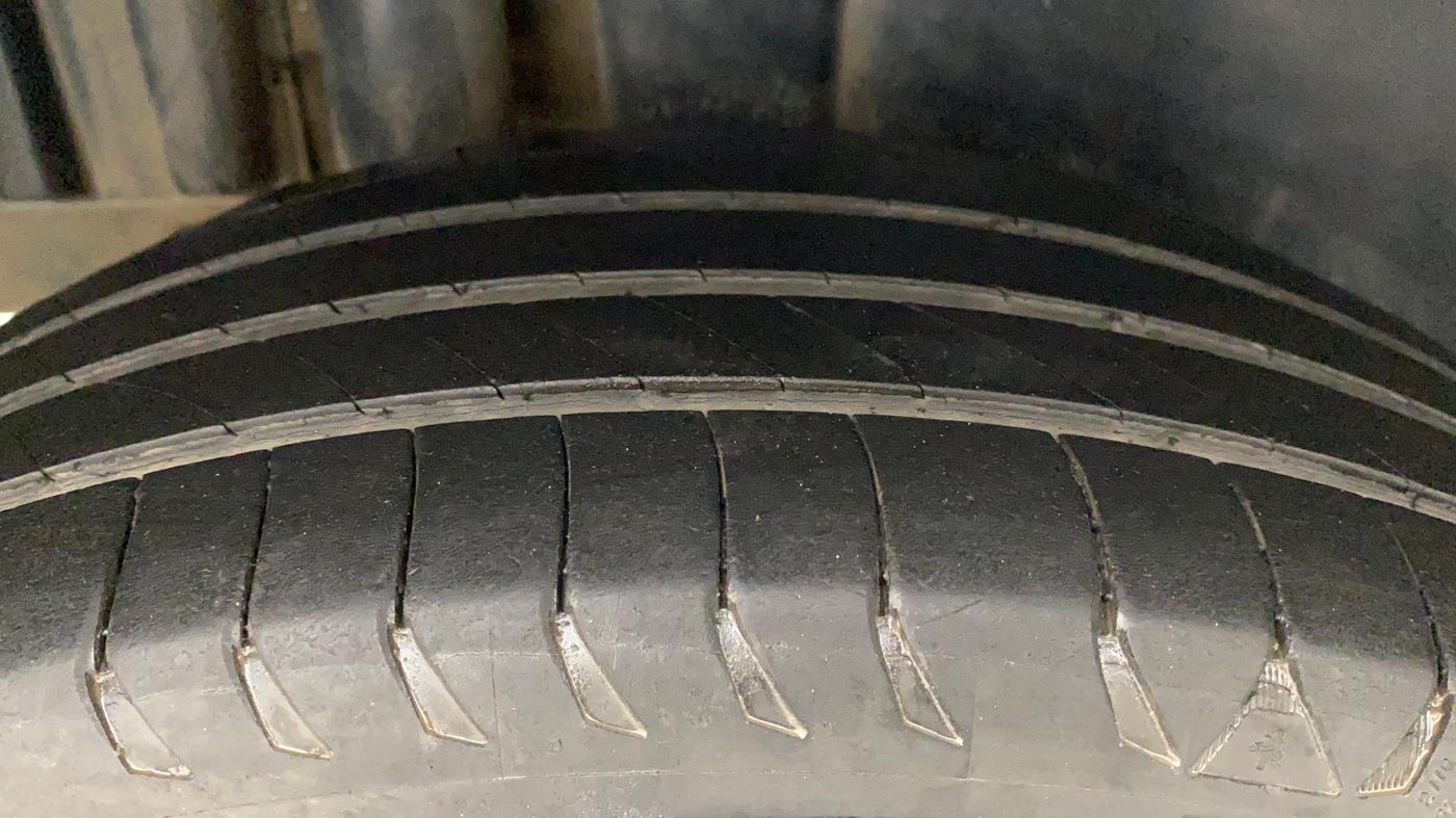 2017 Maruti Swift ZXI, Petrol, Manual, 1,18,753 km, Right Rear Tyre Tread