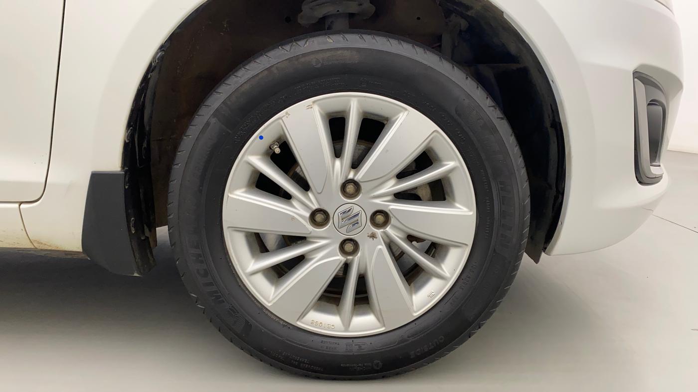 2017 Maruti Swift ZXI, Petrol, Manual, 1,18,753 km, Right Front Wheel