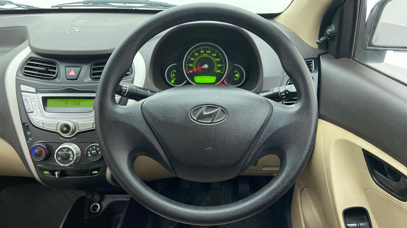 2016 Hyundai Eon MAGNA PLUS, Petrol, Manual, 27,415 km, Steering Wheel Close Up