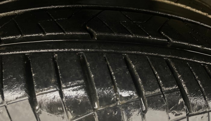 2021 Hyundai NEW I20 SPORTZ 1.2 AT, Petrol, Automatic, 21,650 km, Left Front Tyre Tread