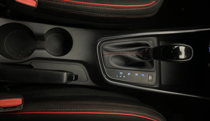 2021 Hyundai NEW I20 SPORTZ 1.2 AT, Petrol, Automatic, 21,650 km, Gear Lever