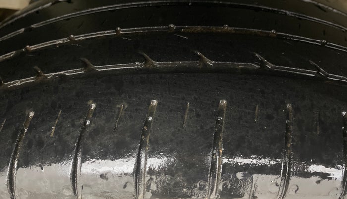 2021 Hyundai NEW I20 SPORTZ 1.2 AT, Petrol, Automatic, 21,650 km, Right Rear Tyre Tread