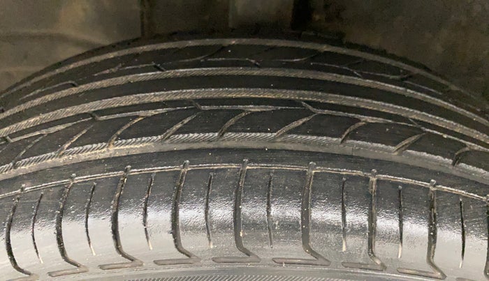 2016 Maruti Wagon R 1.0 VXI OPT, Petrol, Manual, 46,243 km, Left Front Tyre Tread
