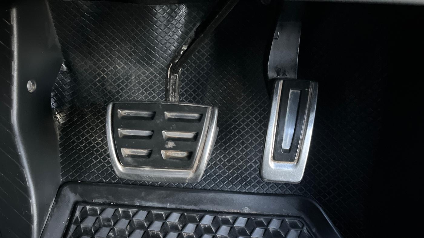 2021 Skoda KUSHAQ AMBITION 1.0L TSI AT, Petrol, Automatic, 91,579 km, Pedals