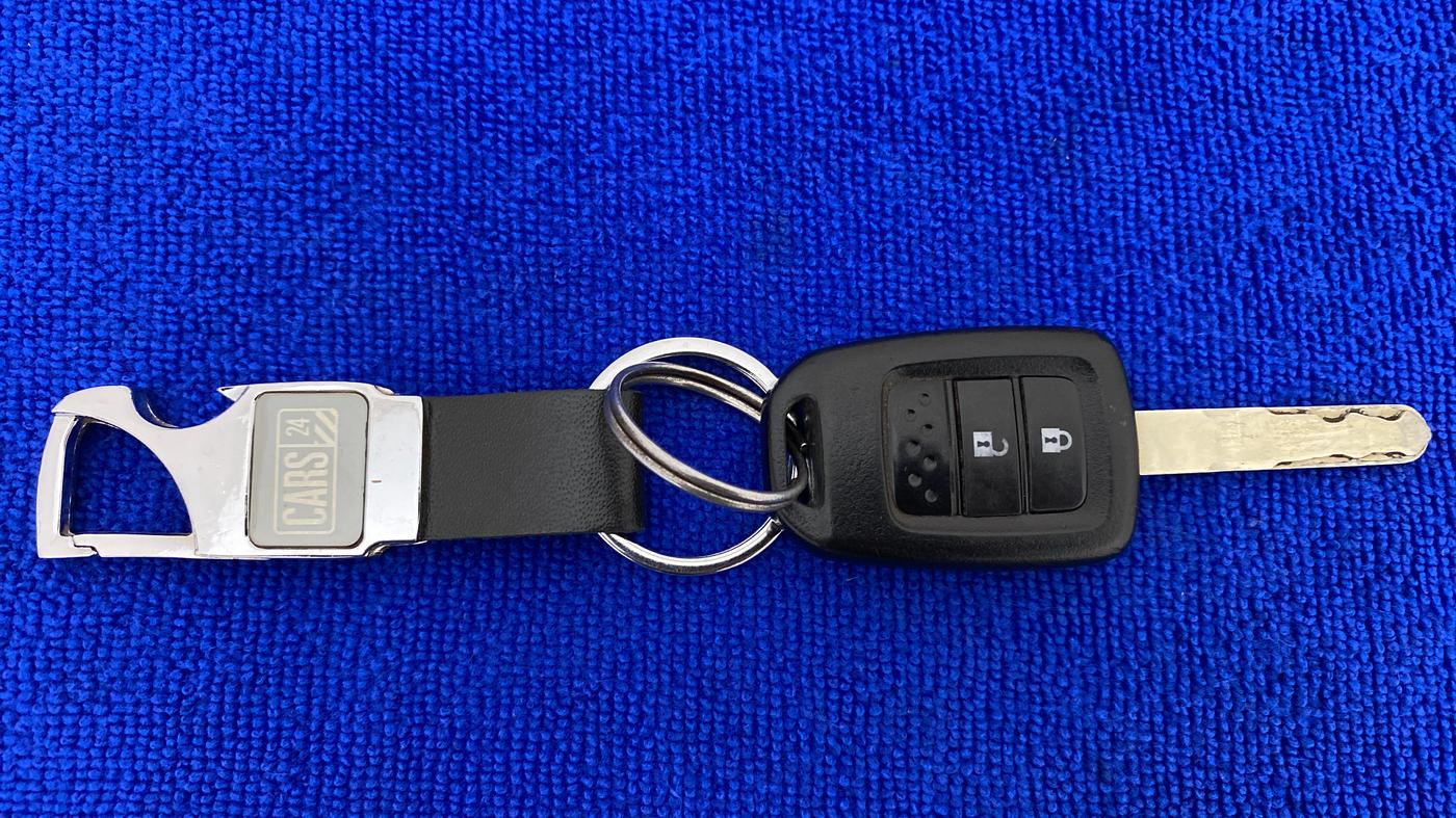 2018 Honda WR-V 1.2L I-VTEC VX MT, Petrol, Manual, 1,09,346 km, Key Close Up