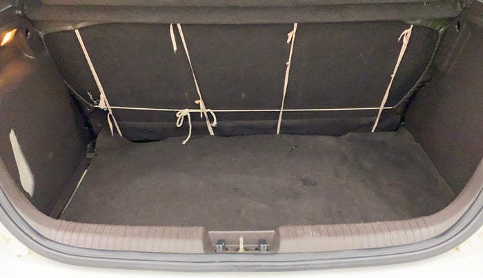 2010 Hyundai i20 MAGNA (O) 1.2, Petrol, Manual, 66,190 km, Boot Inside