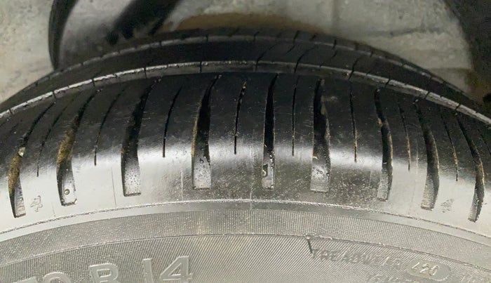 2010 Hyundai i20 MAGNA (O) 1.2, Petrol, Manual, 66,190 km, Left Rear Tyre Tread