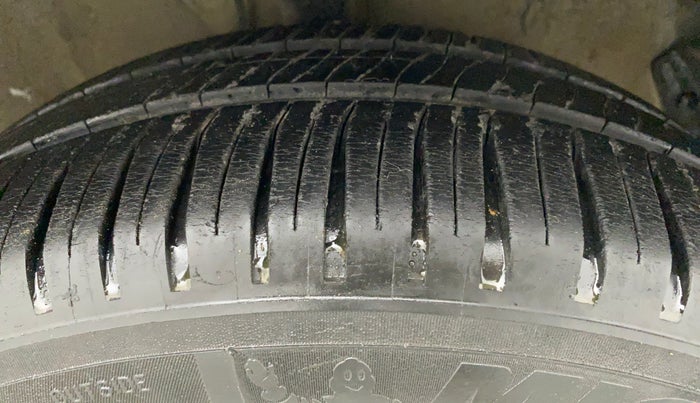2010 Hyundai i20 MAGNA (O) 1.2, Petrol, Manual, 66,190 km, Right Front Tyre Tread