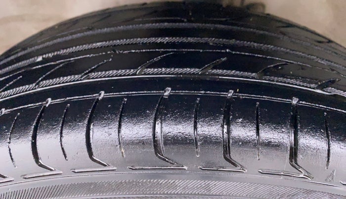 2018 Maruti Wagon R 1.0 VXI, Petrol, Manual, 64,775 km, Left Front Tyre Tread