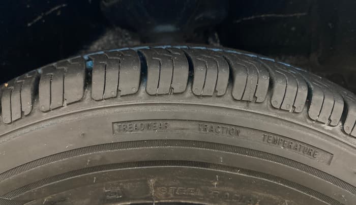 2013 Maruti A Star VXI (ABS) AT, Petrol, Automatic, 68,938 km, Right Front Tyre Tread