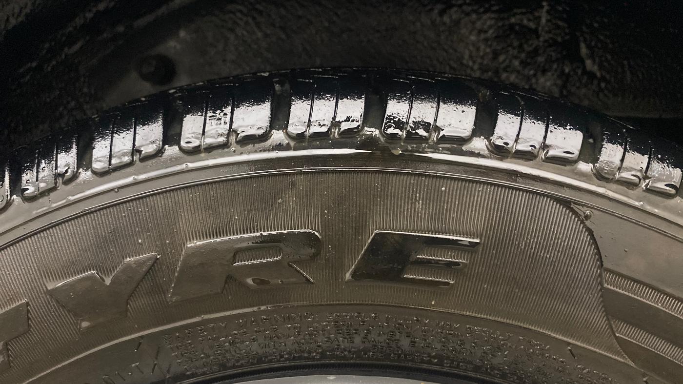 2013 Maruti A Star VXI (ABS) AT, Petrol, Automatic, 68,996 km, Left Rear Tyre Tread