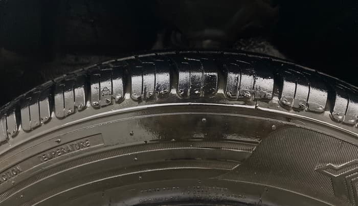 2013 Maruti A Star VXI (ABS) AT, Petrol, Automatic, 68,938 km, Left Front Tyre Tread