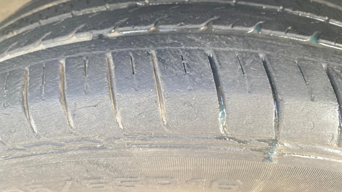 2022 KIA SELTOS HTK 1.5 PETROL, Petrol, Manual, 31,906 km, Right Front Tyre Tread
