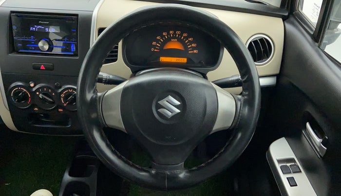 2017 Maruti Wagon R 1.0 LXI CNG, CNG, Manual, 39,558 km, Steering Wheel Close Up