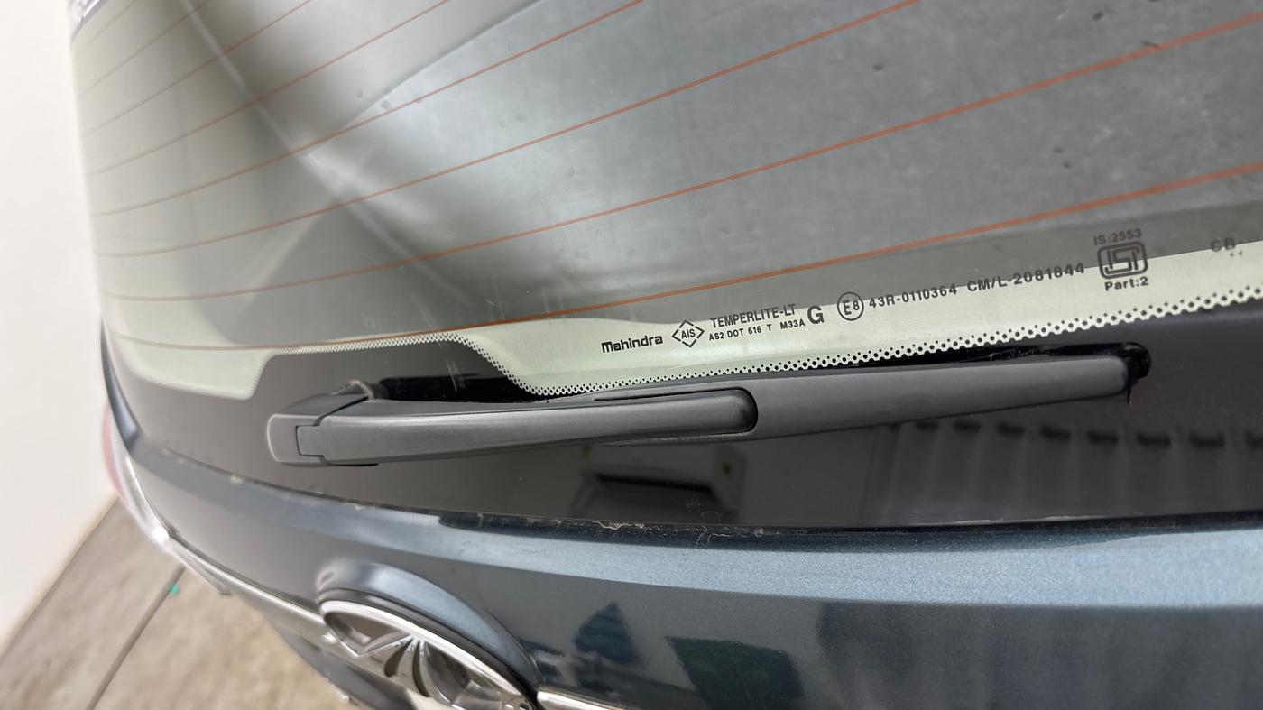 2021 Mahindra XUV300 W8 1.2 PETROL, Petrol, Manual, 60,110 km, Rear Wiper