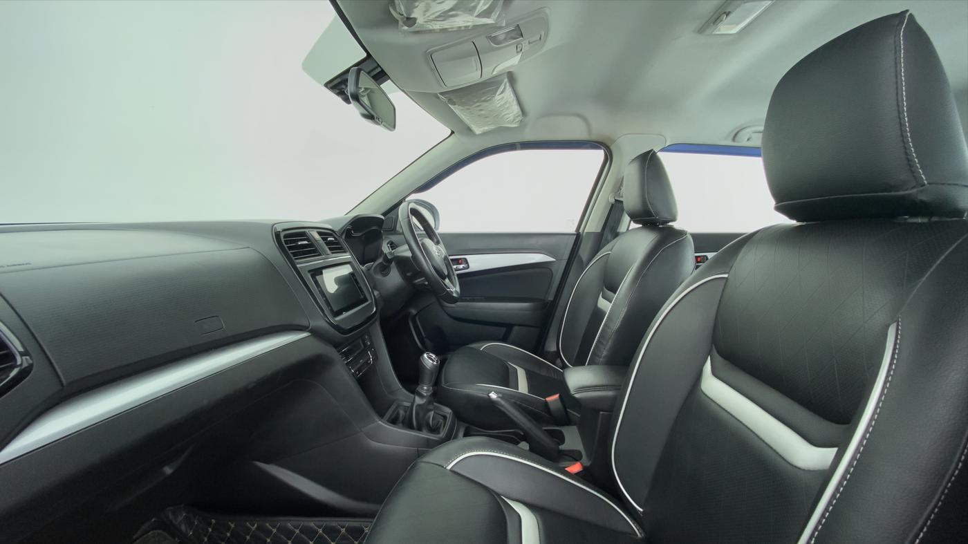 2020 Maruti Vitara Brezza ZXI +, Petrol, Manual, 25,778 km, Right Side Front Door Cabin