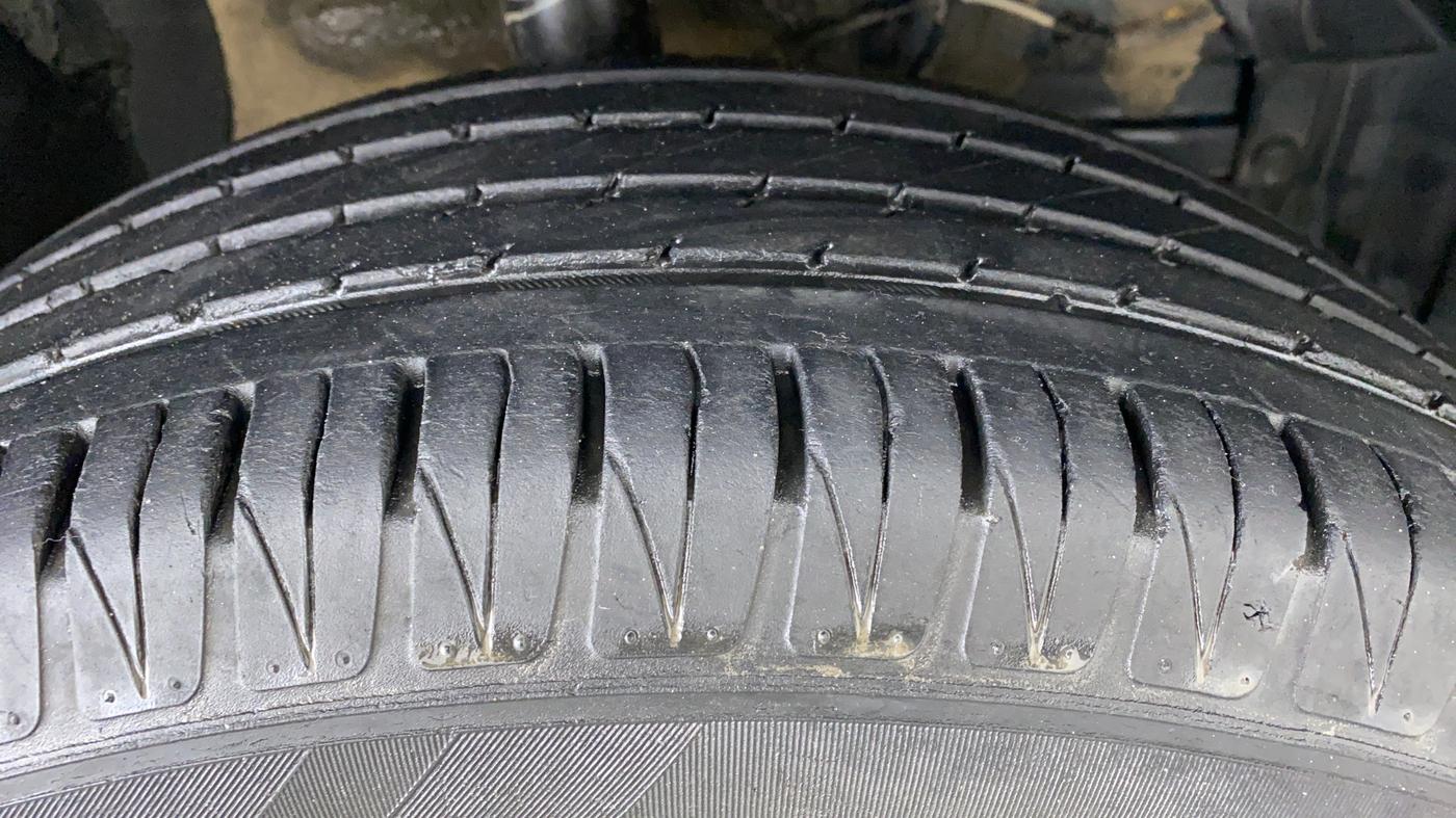 2020 Maruti Vitara Brezza ZXI +, Petrol, Manual, 25,778 km, Right Front Tyre Tread