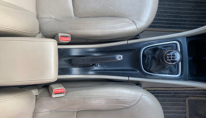 2017 Maruti Ciaz ALPHA 1.4 PETROL, Petrol, Manual, 1,46,733 km, Gear Lever