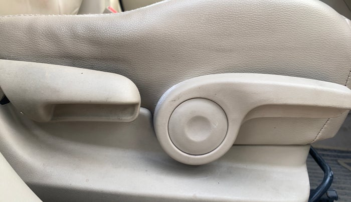 2017 Maruti Ciaz ALPHA 1.4 PETROL, Petrol, Manual, 1,46,733 km, Driver Side Adjustment Panel