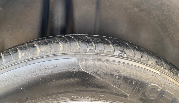 2017 Maruti Ciaz ALPHA 1.4 PETROL, Petrol, Manual, 1,46,733 km, Right Rear Tyre Tread