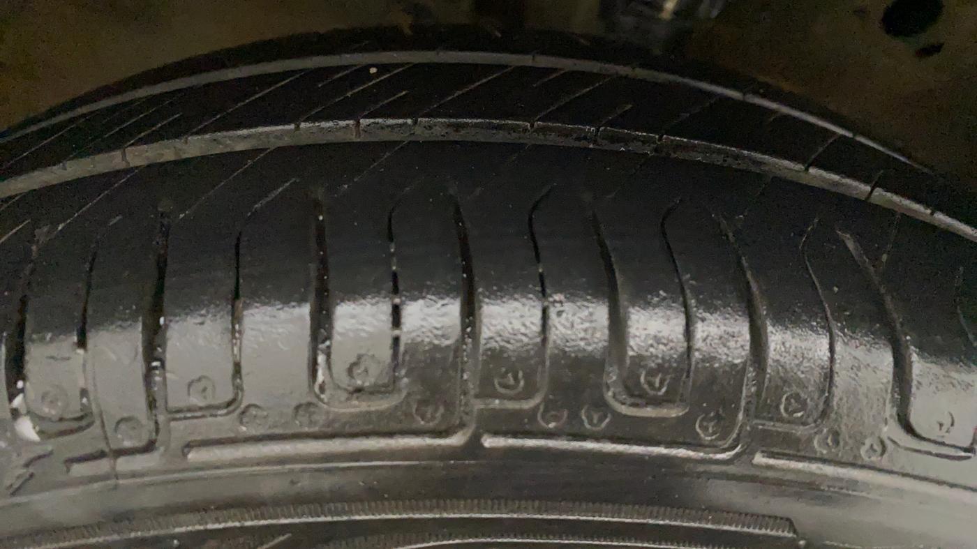 2010 Maruti Wagon R 1.0 VXI, Petrol, Manual, 69,539 km, Right Rear Tyre Tread