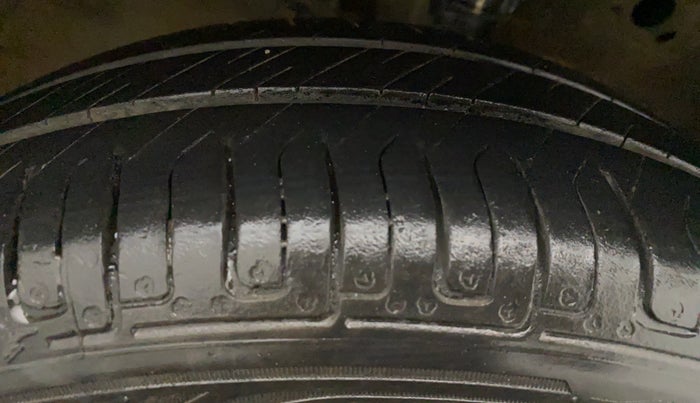 2010 Maruti Wagon R 1.0 VXI, Petrol, Manual, 69,539 km, Right Rear Tyre Tread